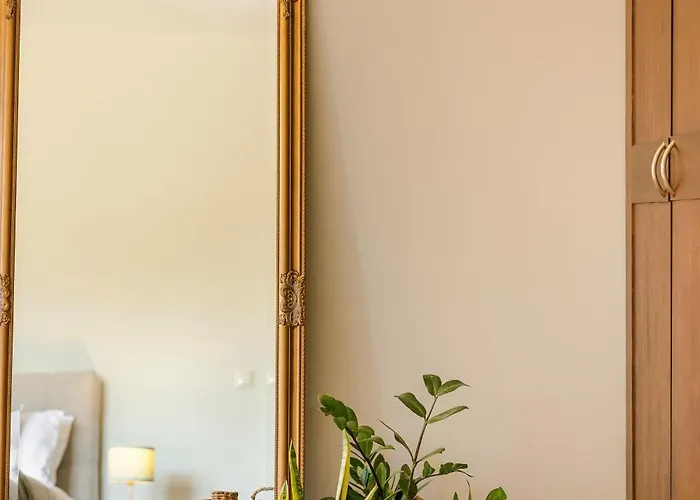 Oleanna - Elena Villa Svoronata