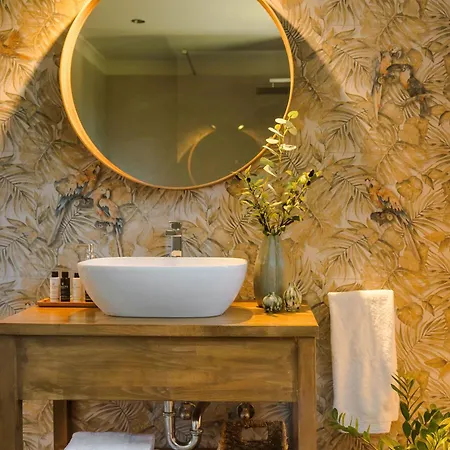 Villa Oleanna - Elena Zvoronáta